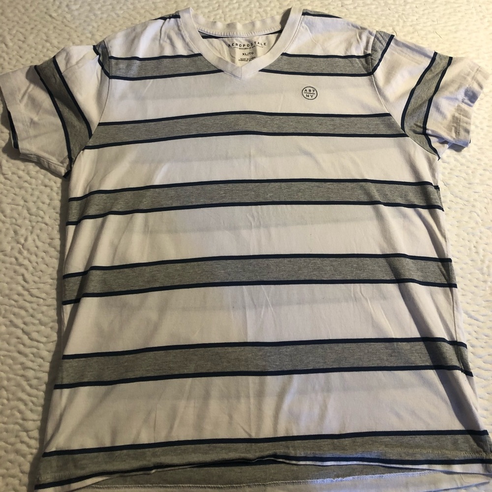 Men’s Aero V-neck Tee